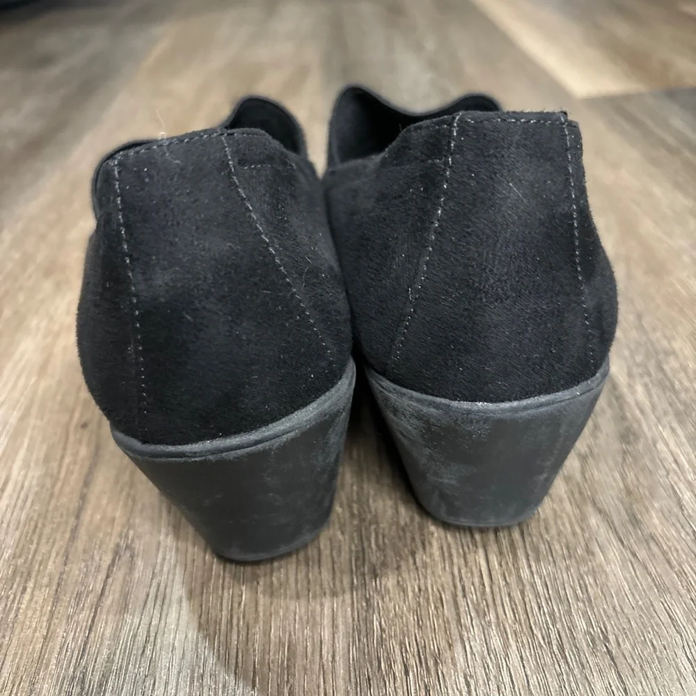 Comfort Plus‎ By Predictions Shoes Women’s 7.5 Black Wedge Close Toed Slip On
